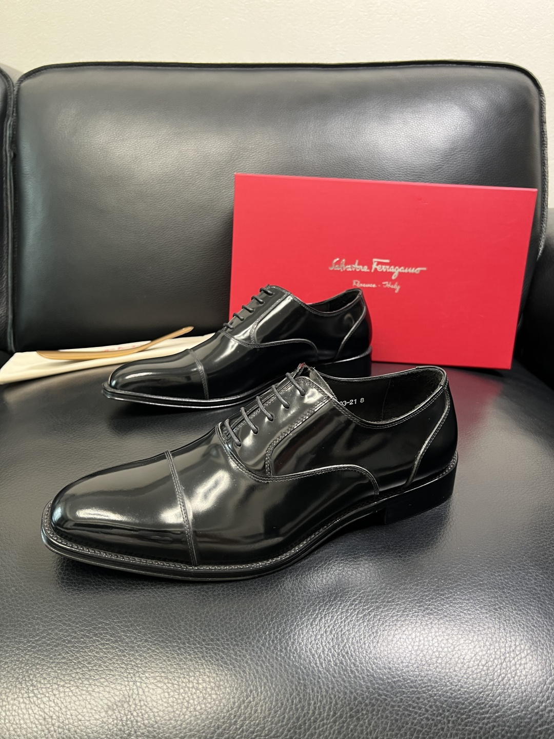 Ferragamo 高品质 顶级工艺品 菲拉格慕 专柜同步发售原厂配置，意大利进口原版牛皮，进口水染牛里