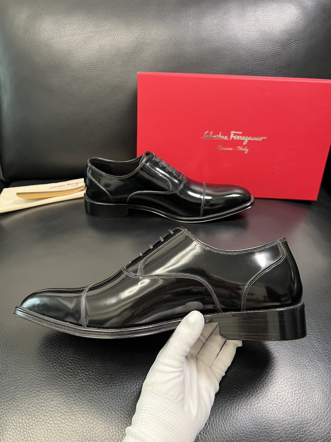 Ferragamo 高品质 顶级工艺品 菲拉格慕 专柜同步发售原厂配置，意大利进口原版牛皮，进口水染牛里