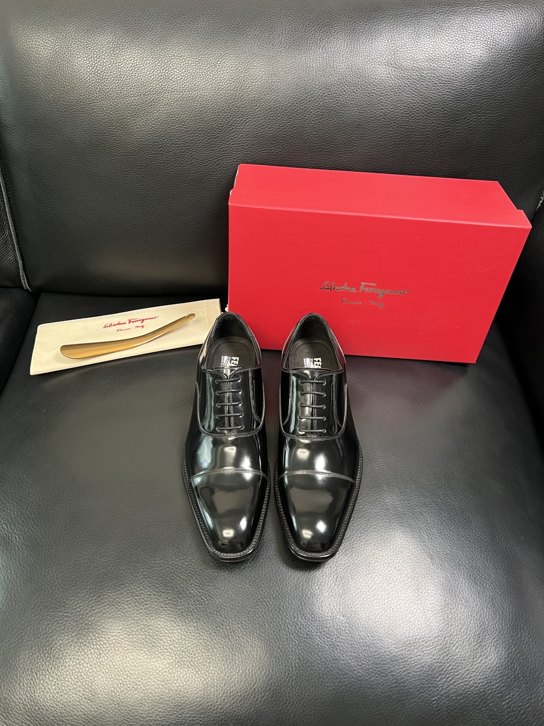 Ferragamo 高品质 顶级工艺品 菲拉格慕 专柜同步发售原厂配置，意大利进口原版牛皮，进口水染牛里