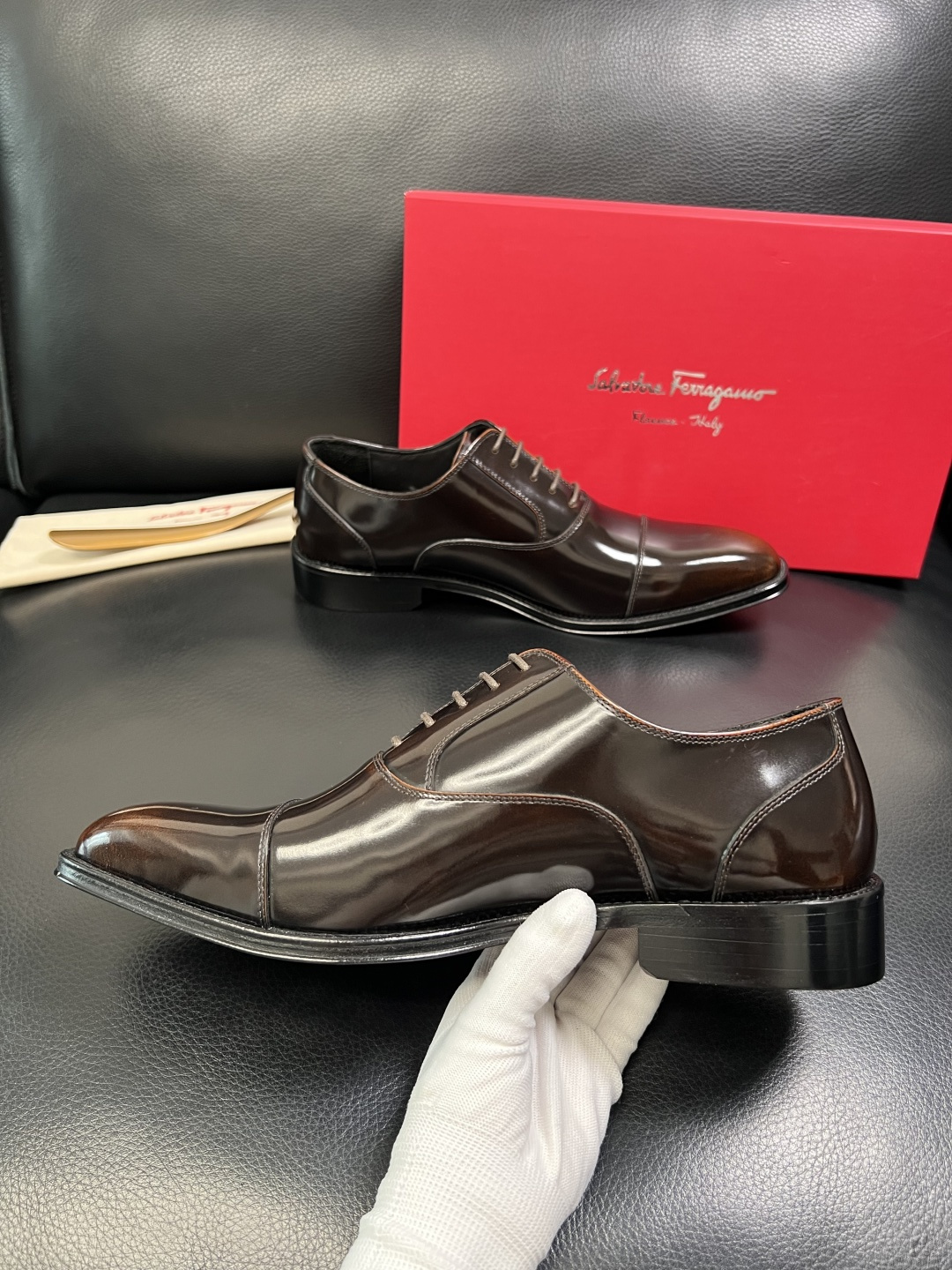 Ferragamo 高品质 顶级工艺品 菲拉格慕 专柜同步发售原厂配置，意大利进口原版牛皮，进口水染牛里