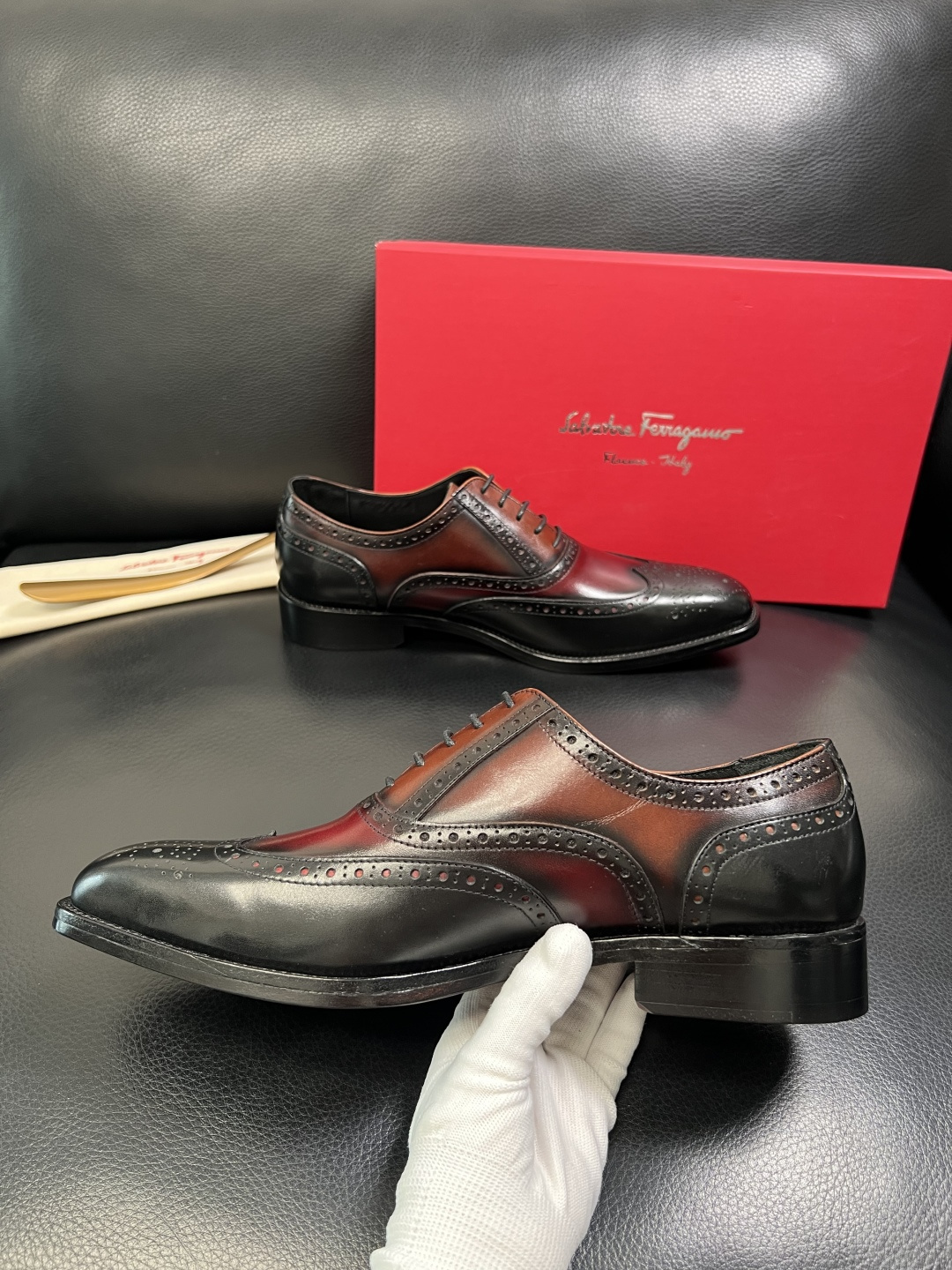 Ferragamo 高品质 顶级工艺品 菲拉格慕 专柜同步发售原厂配置，意大利进口原版牛皮，进口水染牛里