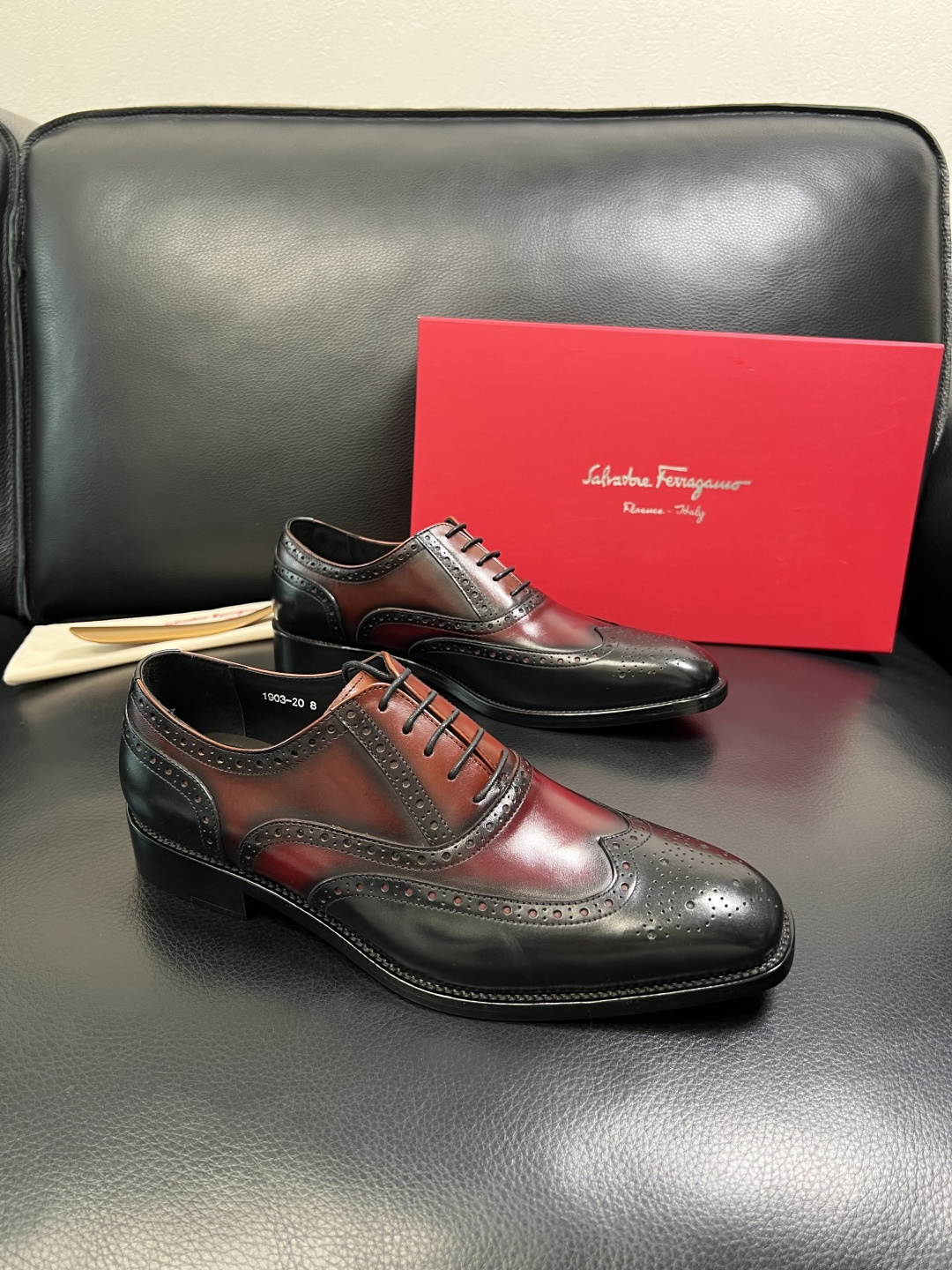 Ferragamo 高品质 顶级工艺品 菲拉格慕 专柜同步发售原厂配置，意大利进口原版牛皮，进口水染牛里