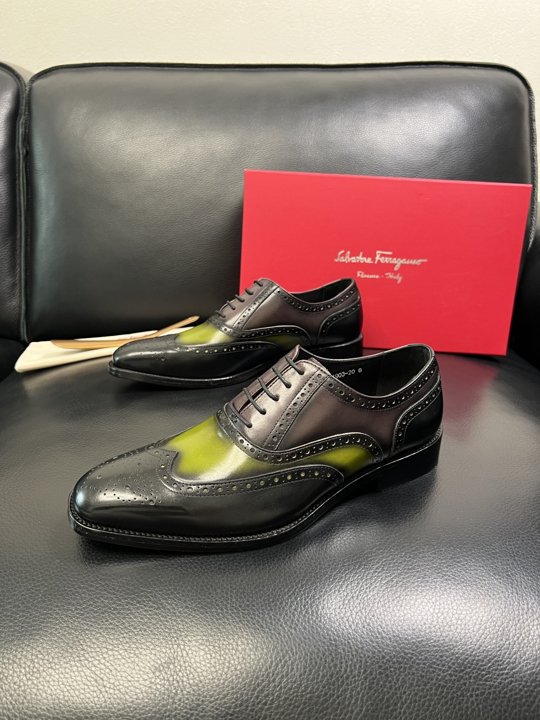 Ferragamo 高品质 顶级工艺品 菲拉格慕 专柜同步发售原厂配置，意大利进口原版牛皮，进口水染牛里