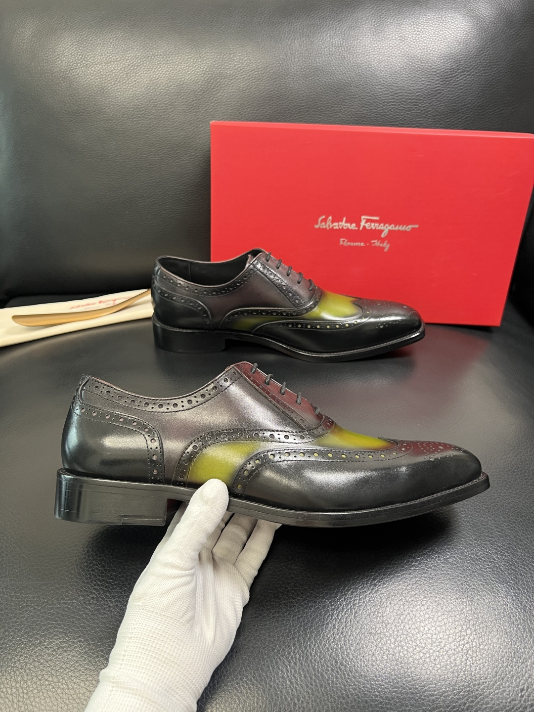 Ferragamo 高品质 顶级工艺品 菲拉格慕 专柜同步发售原厂配置，意大利进口原版牛皮，进口水染牛里