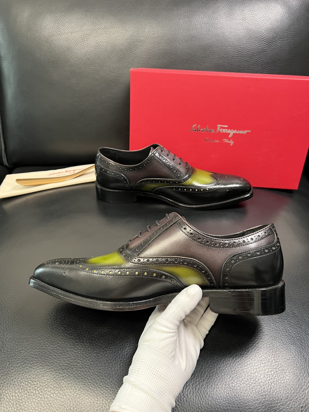 Ferragamo 高品质 顶级工艺品 菲拉格慕 专柜同步发售原厂配置，意大利进口原版牛皮，进口水染牛里