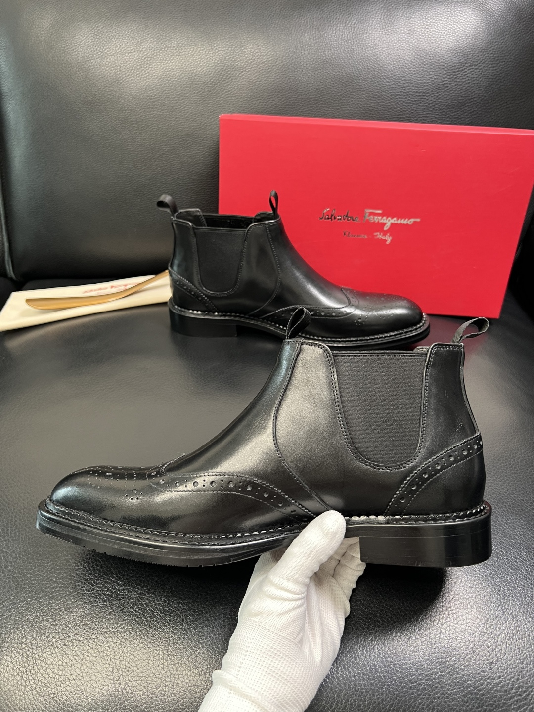 Ferragamo 高品质 顶级工艺品 菲拉格慕 靴子高帮专柜同步发售原厂配置，意大利进口原版牛皮，进口