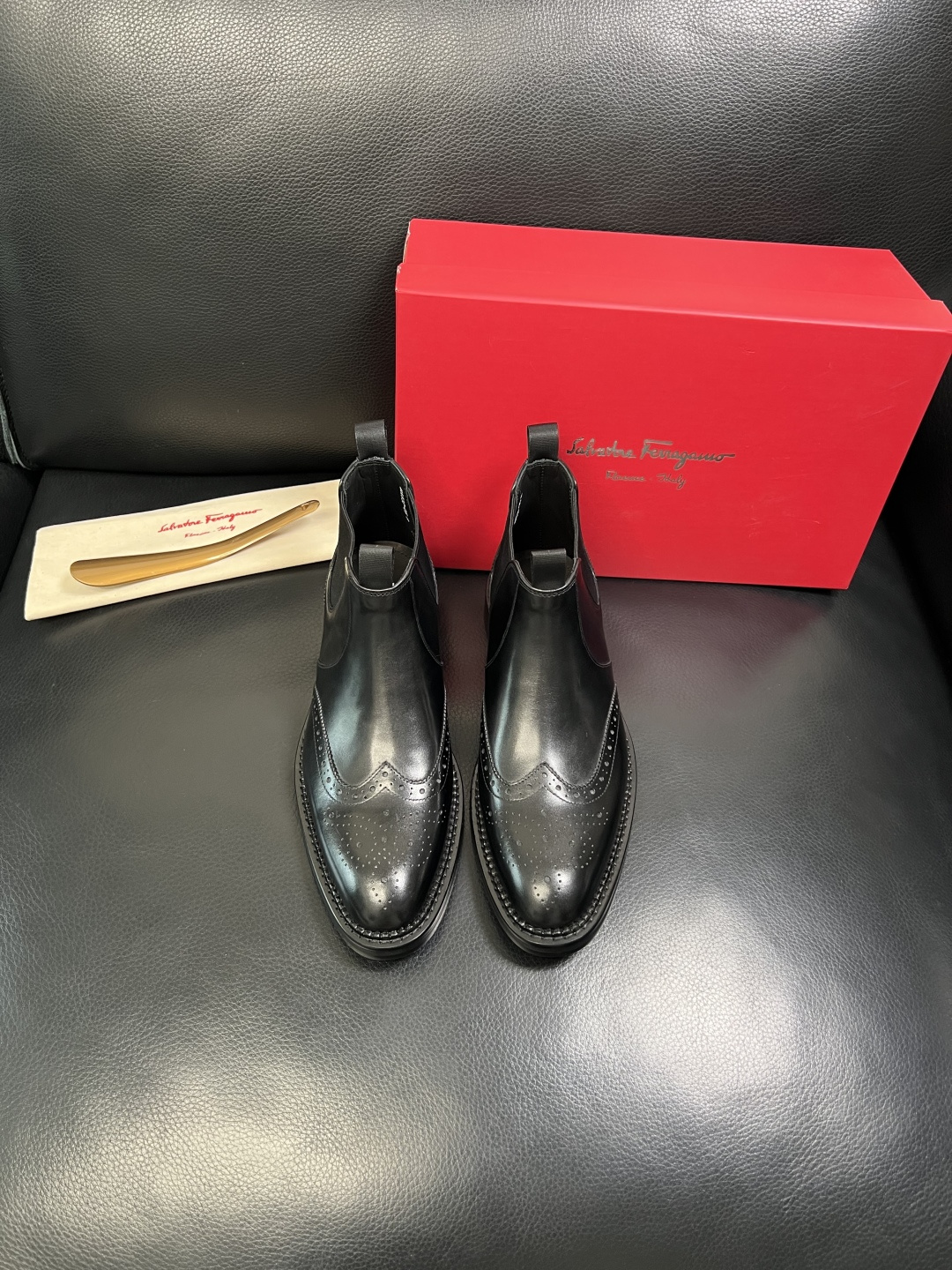 Ferragamo 高品质 顶级工艺品 菲拉格慕 靴子高帮专柜同步发售原厂配置，意大利进口原版牛皮，进口