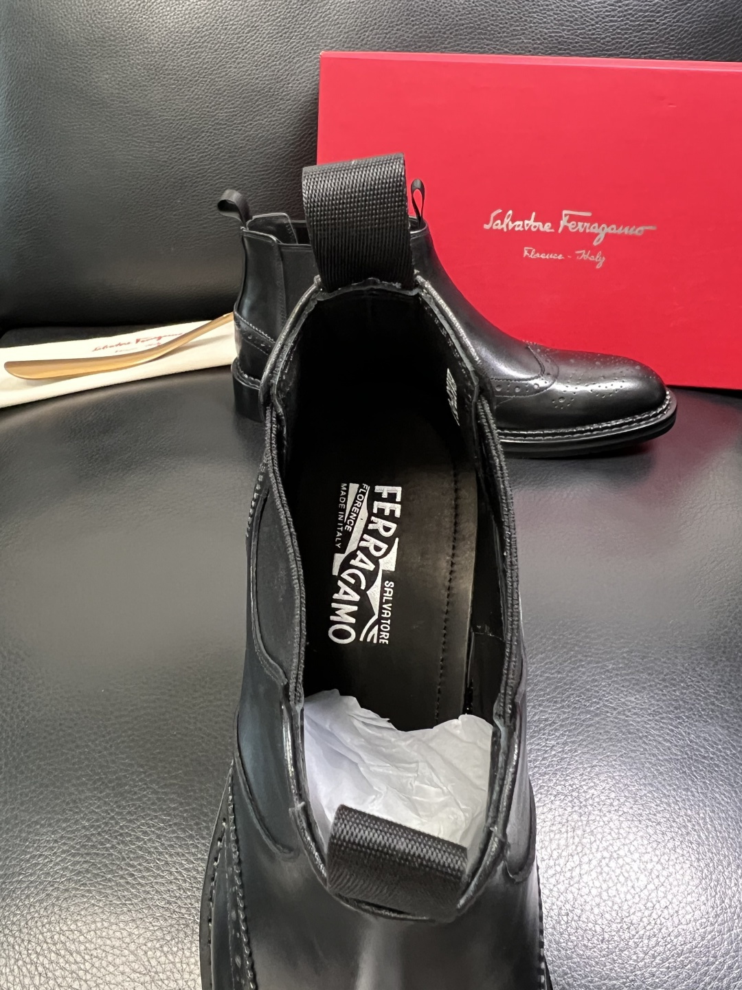 Ferragamo 高品质 顶级工艺品 菲拉格慕 靴子高帮专柜同步发售原厂配置，意大利进口原版牛皮，进口