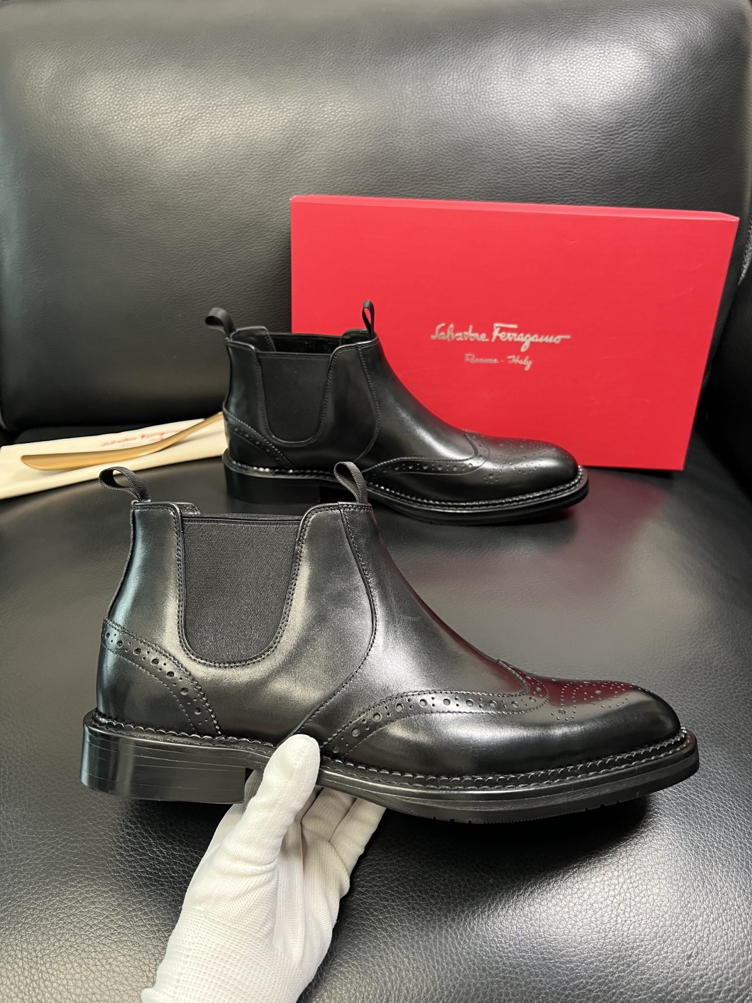 Ferragamo 高品质 顶级工艺品 菲拉格慕 靴子高帮专柜同步发售原厂配置，意大利进口原版牛皮，进口