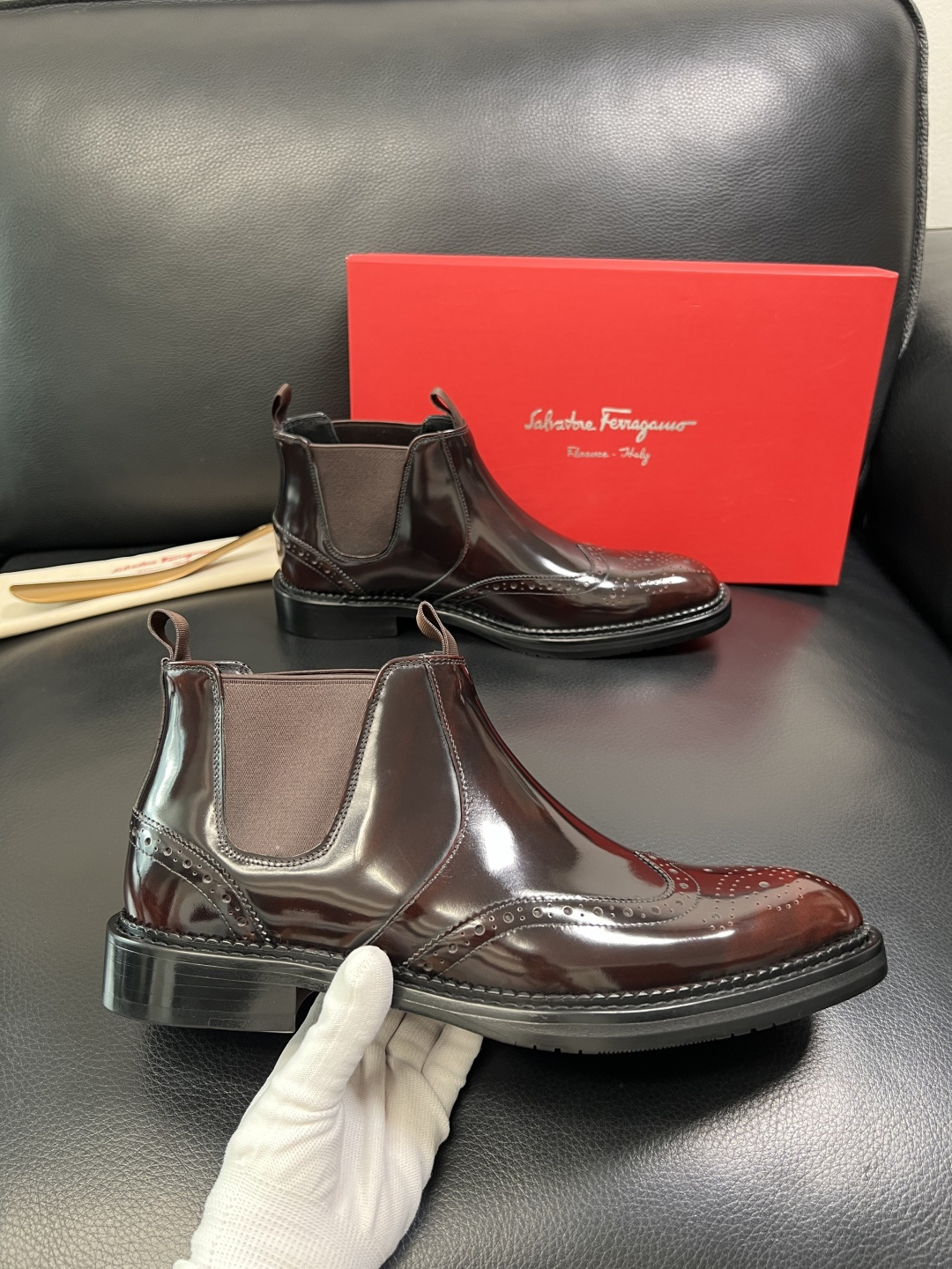 Ferragamo 高品质 顶级工艺品 菲拉格慕 靴子高帮专柜同步发售原厂配置，意大利进口原版牛皮，进口