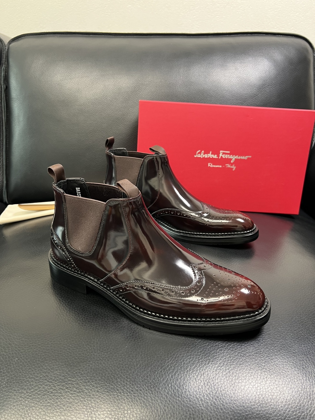 Ferragamo 高品质 顶级工艺品 菲拉格慕 靴子高帮专柜同步发售原厂配置，意大利进口原版牛皮，进口