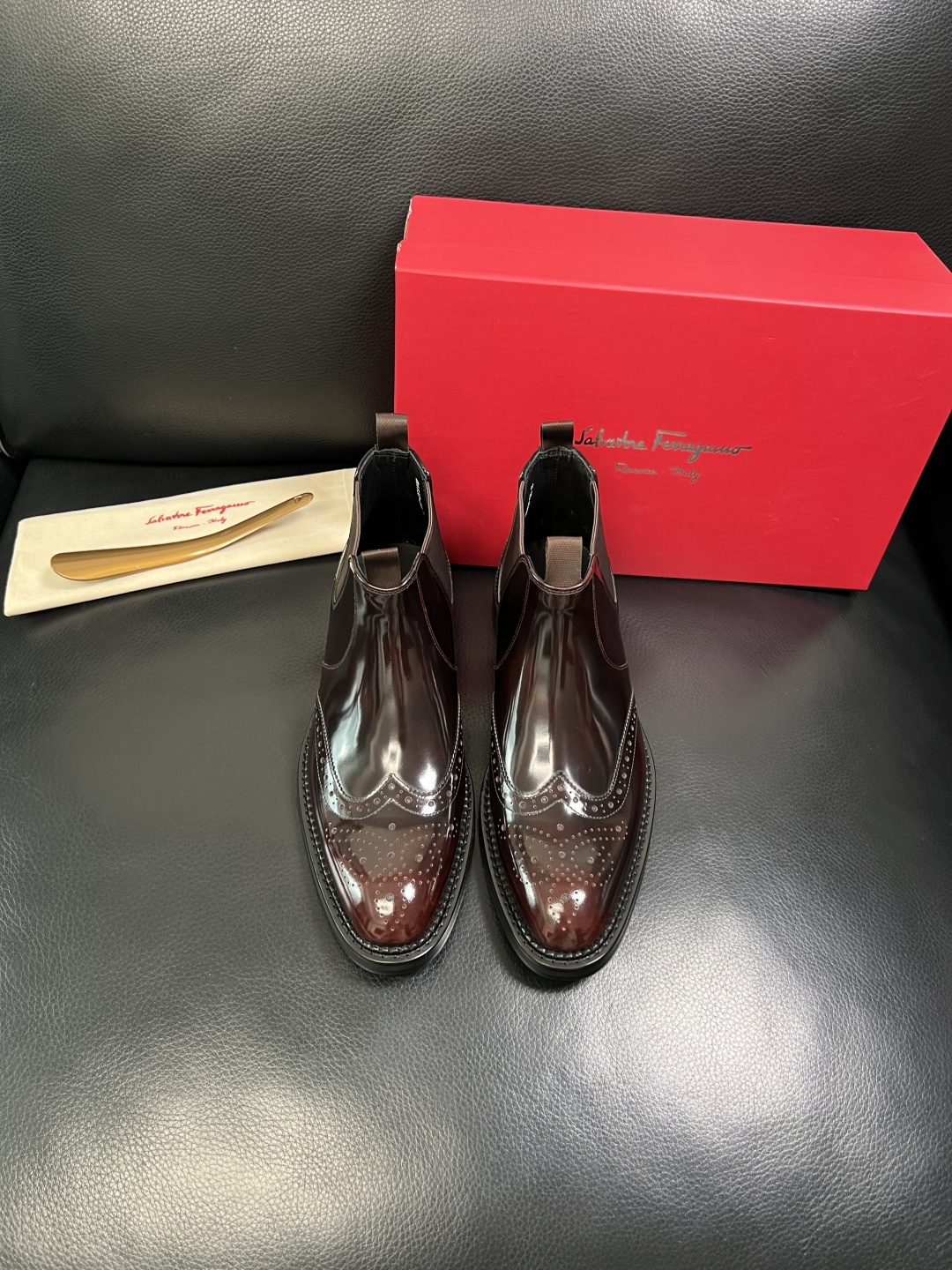 Ferragamo 高品质 顶级工艺品 菲拉格慕 靴子高帮专柜同步发售原厂配置，意大利进口原版牛皮，进口