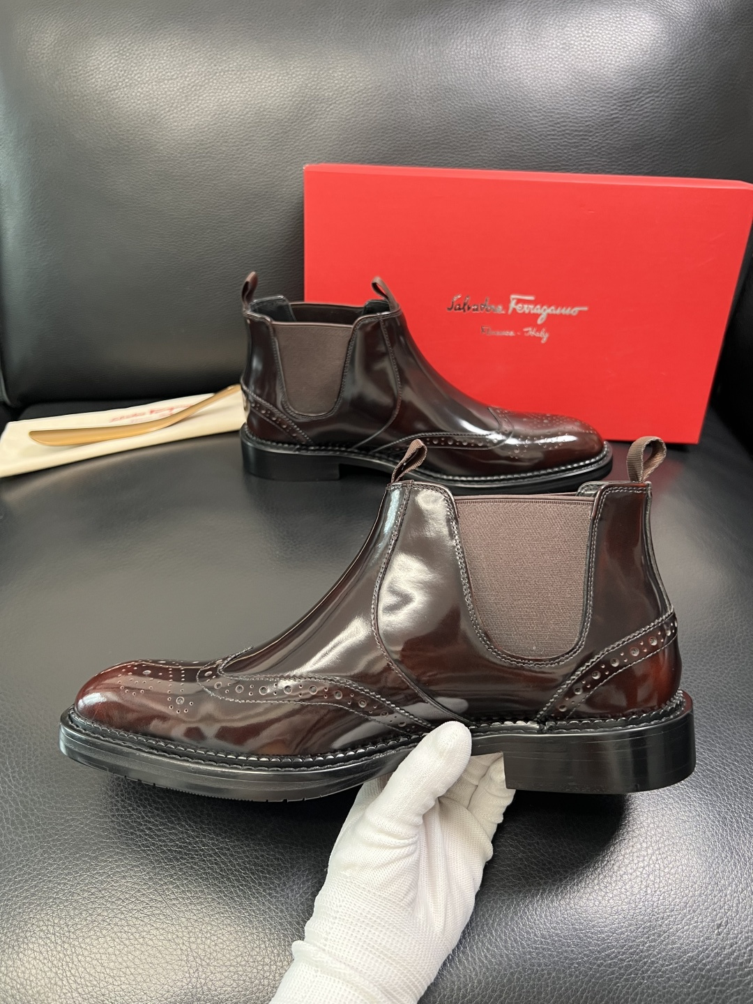 Ferragamo 高品质 顶级工艺品 菲拉格慕 靴子高帮专柜同步发售原厂配置，意大利进口原版牛皮，进口