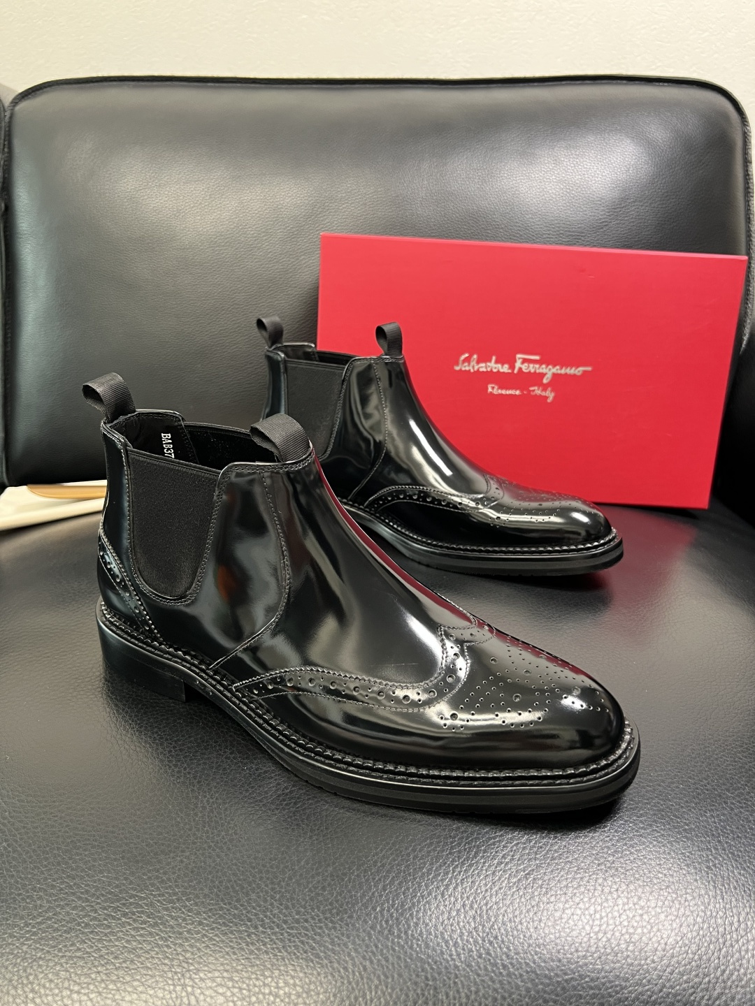 Ferragamo 高品质 顶级工艺品 菲拉格慕 靴子高帮专柜同步发售原厂配置，意大利进口原版牛皮，进口