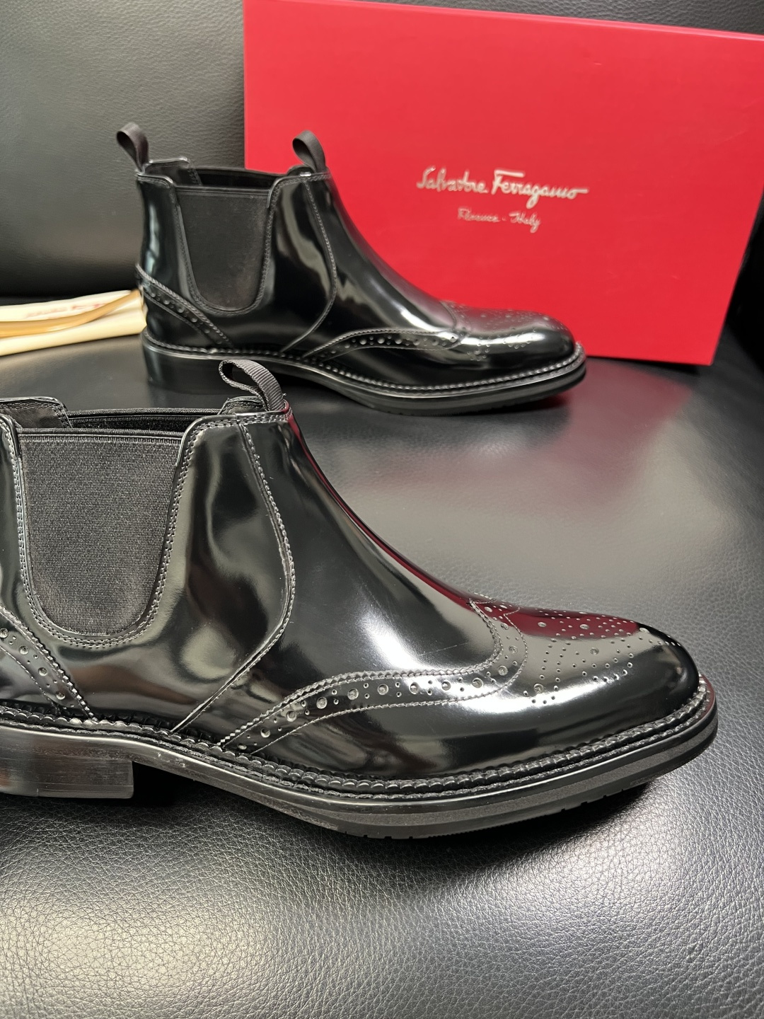 Ferragamo 高品质 顶级工艺品 菲拉格慕 靴子高帮专柜同步发售原厂配置，意大利进口原版牛皮，进口