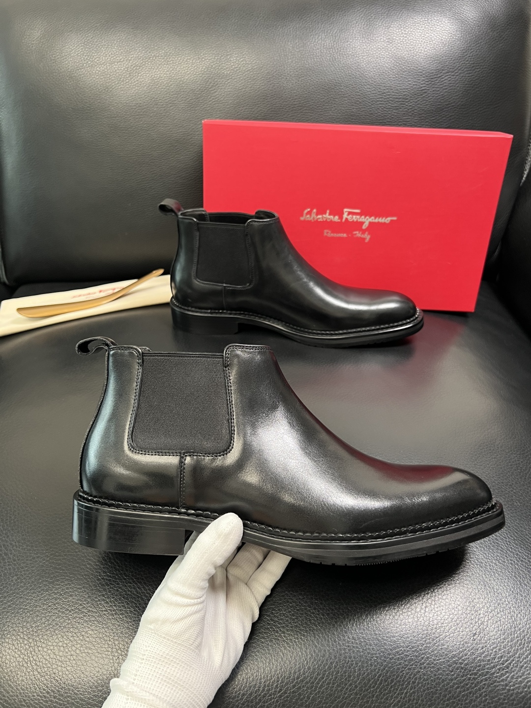 Ferragamo 高品质 顶级工艺品 菲拉格慕 靴子高帮专柜同步发售原厂配置，意大利进口原版牛皮，进口