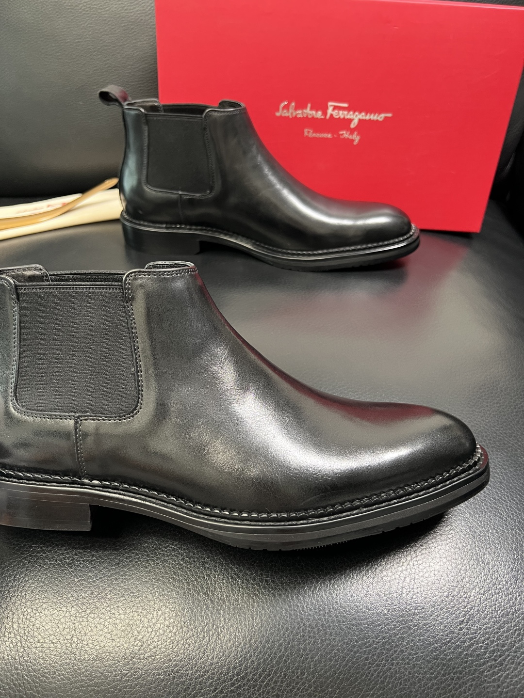 Ferragamo 高品质 顶级工艺品 菲拉格慕 靴子高帮专柜同步发售原厂配置，意大利进口原版牛皮，进口