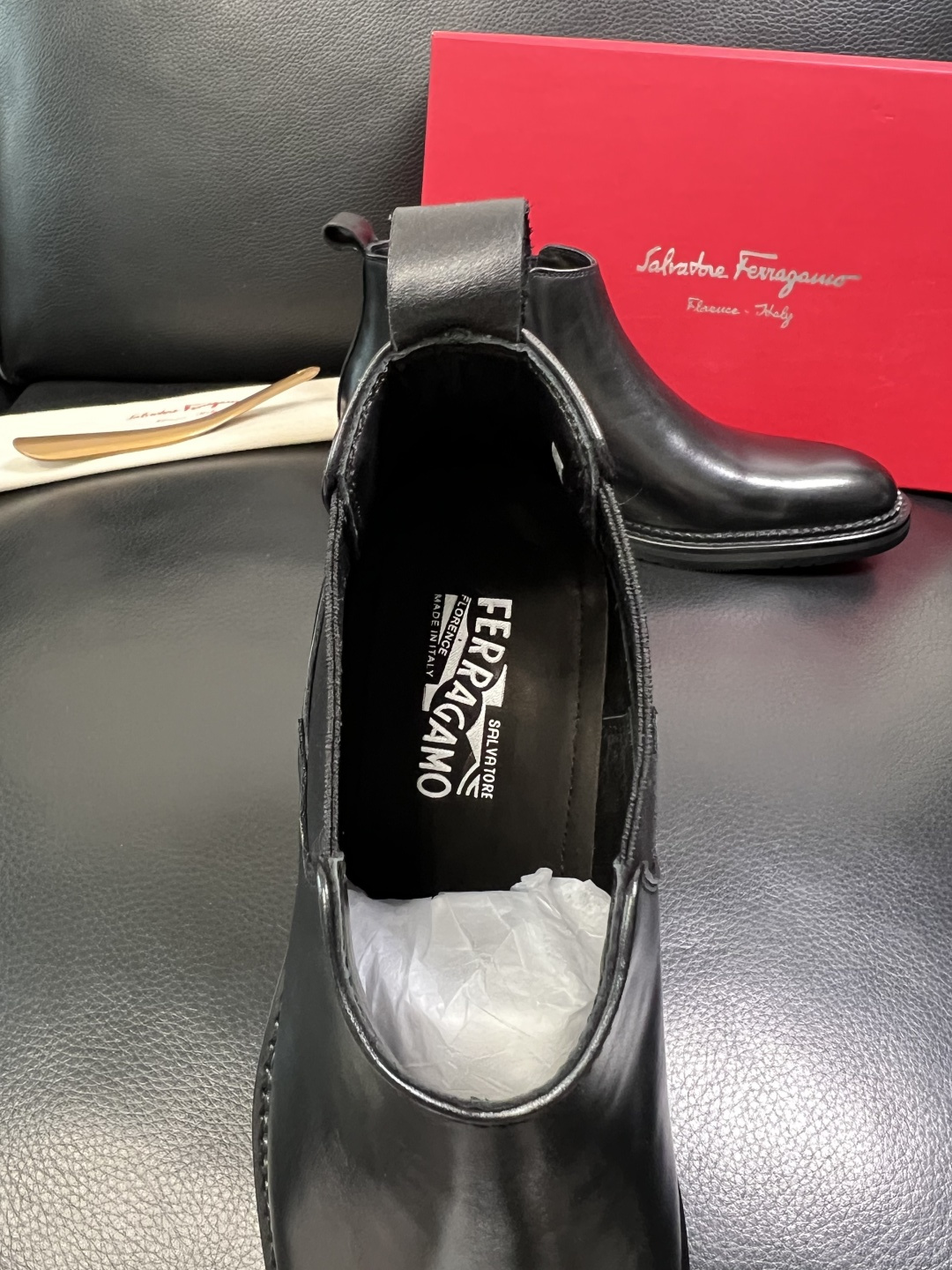 Ferragamo 高品质 顶级工艺品 菲拉格慕 靴子高帮专柜同步发售原厂配置，意大利进口原版牛皮，进口