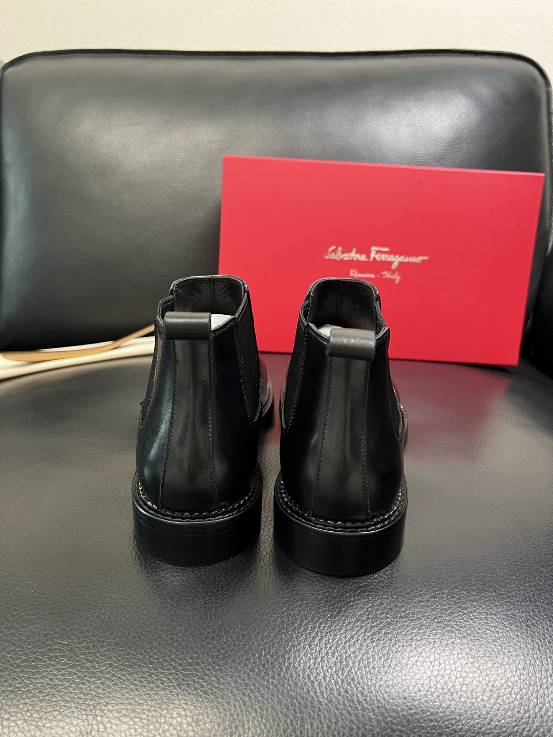 Ferragamo 高品质 顶级工艺品 菲拉格慕 靴子高帮专柜同步发售原厂配置，意大利进口原版牛皮，进口