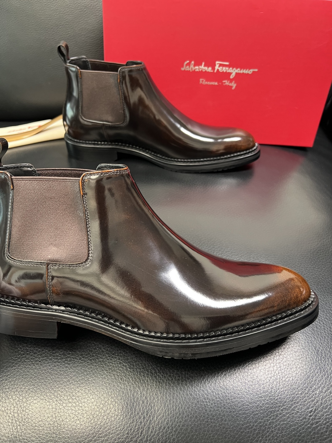 Ferragamo 高品质 顶级工艺品 菲拉格慕 靴子高帮专柜同步发售原厂配置，意大利进口原版牛皮，进口