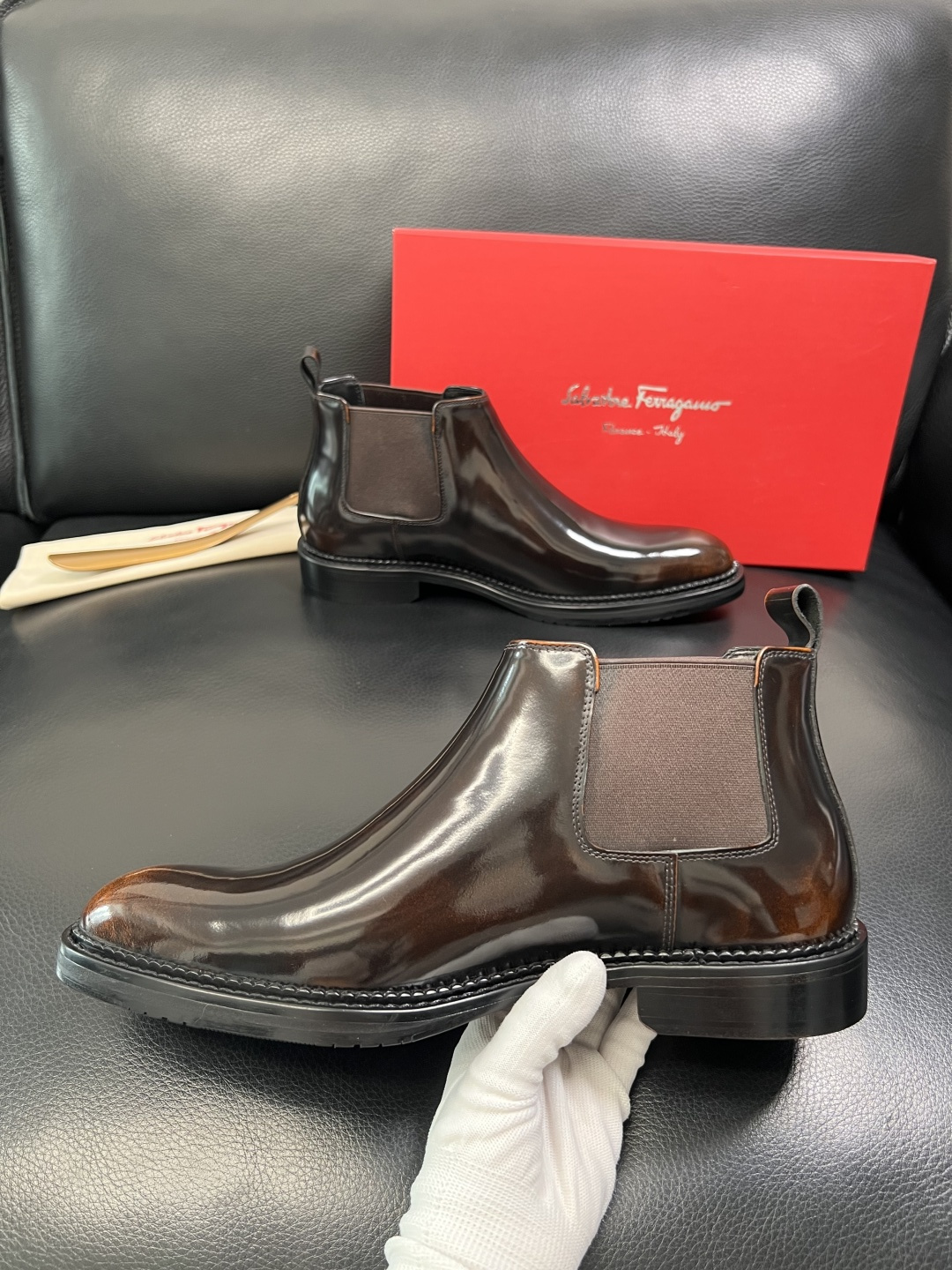 Ferragamo 高品质 顶级工艺品 菲拉格慕 靴子高帮专柜同步发售原厂配置，意大利进口原版牛皮，进口