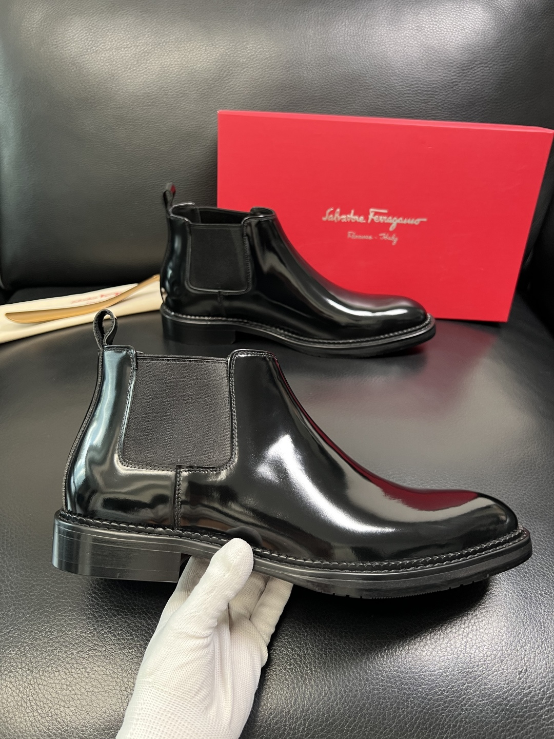 Ferragamo 高品质 顶级工艺品 菲拉格慕 靴子高帮专柜同步发售原厂配置，意大利进口原版牛皮，进口