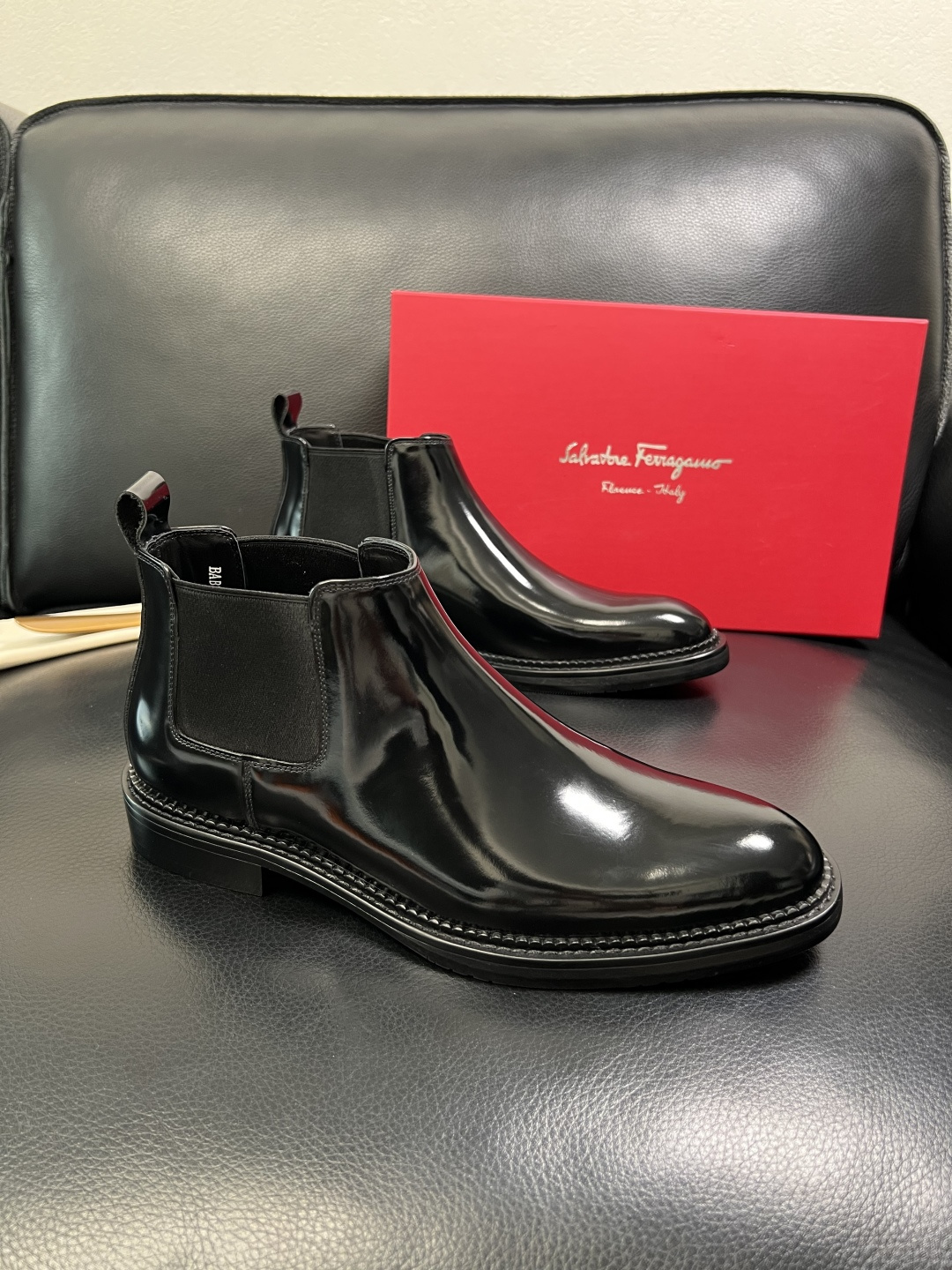 Ferragamo 高品质 顶级工艺品 菲拉格慕 靴子高帮专柜同步发售原厂配置，意大利进口原版牛皮，进口