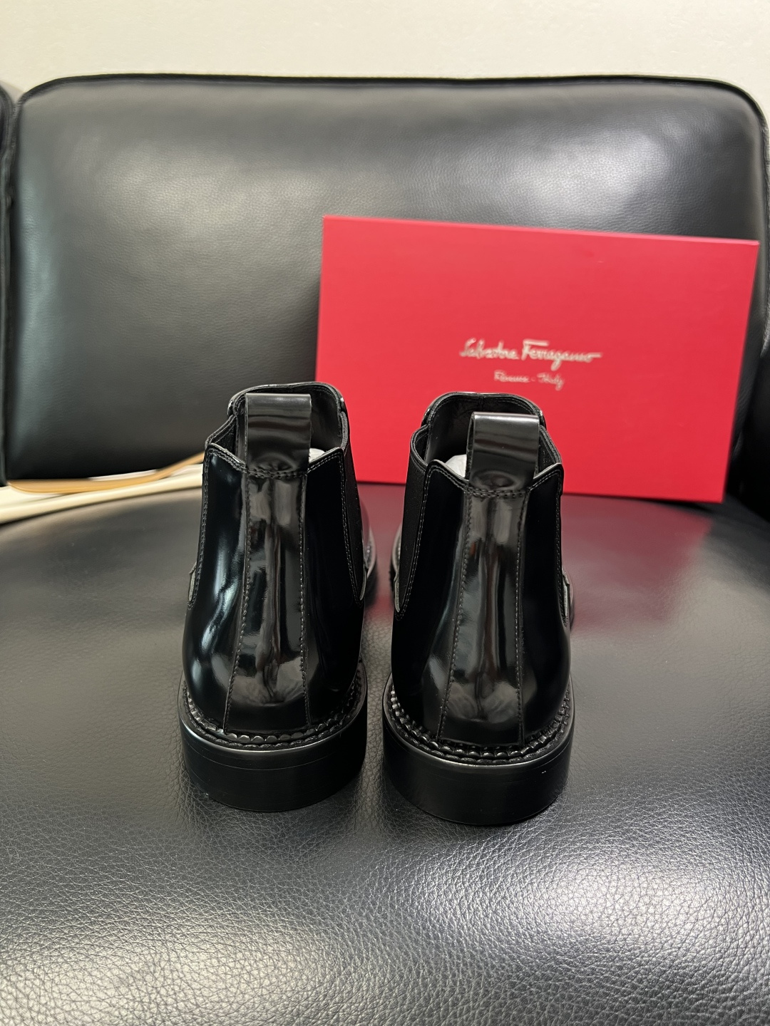 Ferragamo 高品质 顶级工艺品 菲拉格慕 靴子高帮专柜同步发售原厂配置，意大利进口原版牛皮，进口