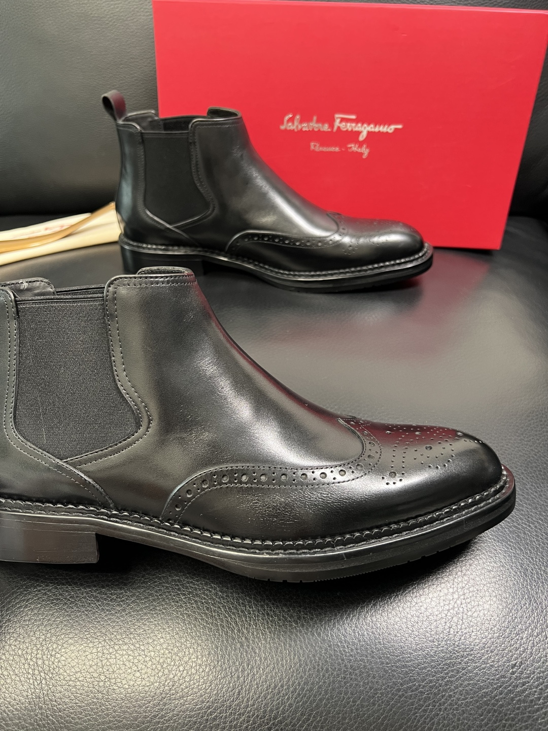 Ferragamo 高品质 顶级工艺品 菲拉格慕 靴子高帮专柜同步发售原厂配置，意大利进口原版牛皮，进口