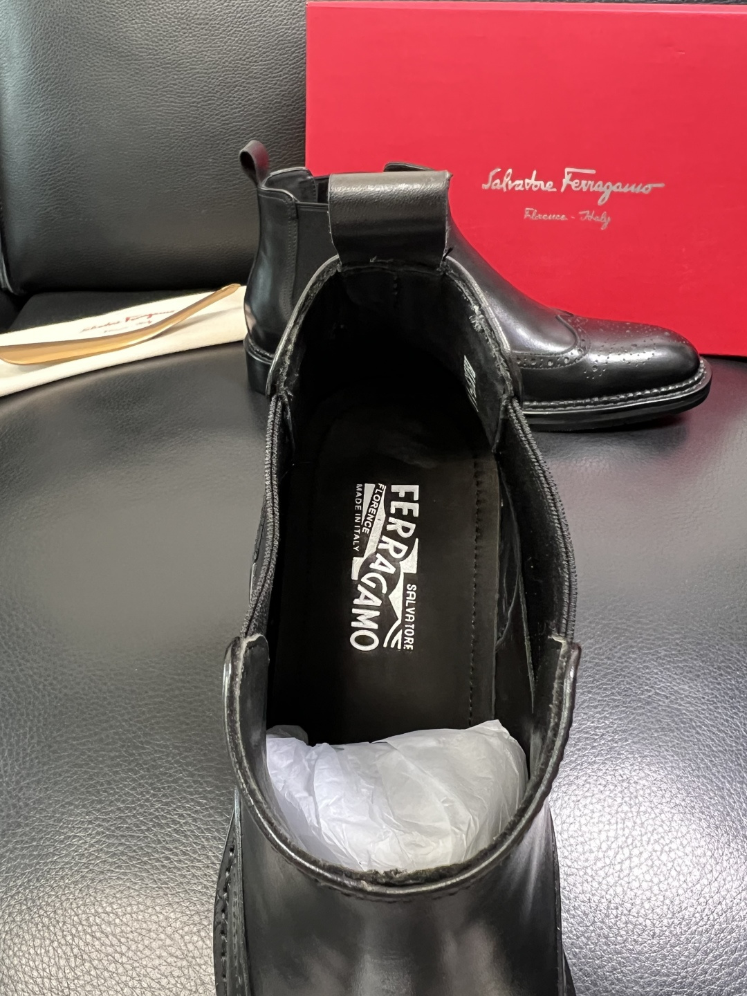 Ferragamo 高品质 顶级工艺品 菲拉格慕 靴子高帮专柜同步发售原厂配置，意大利进口原版牛皮，进口