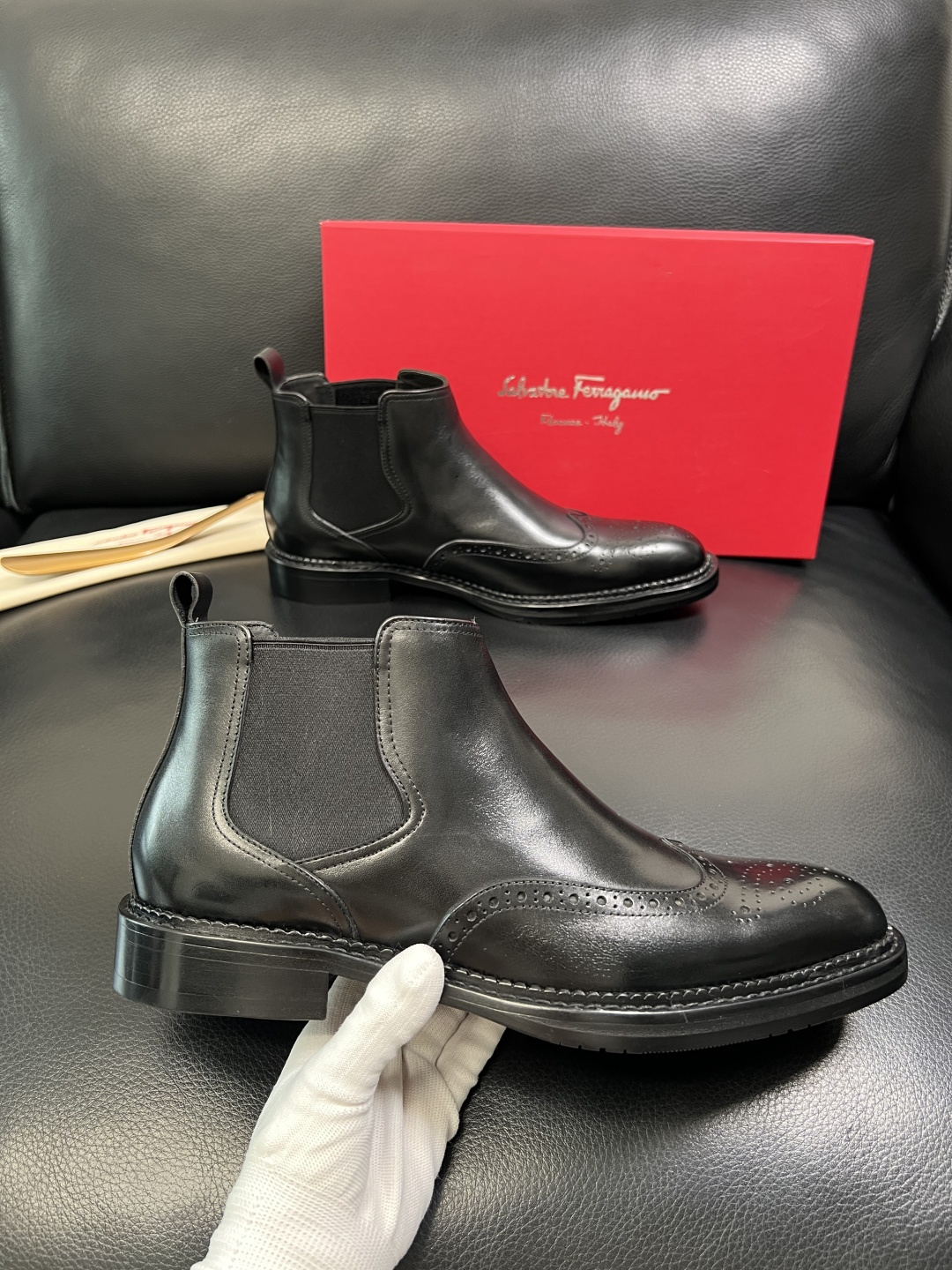 Ferragamo 高品质 顶级工艺品 菲拉格慕 靴子高帮专柜同步发售原厂配置，意大利进口原版牛皮，进口