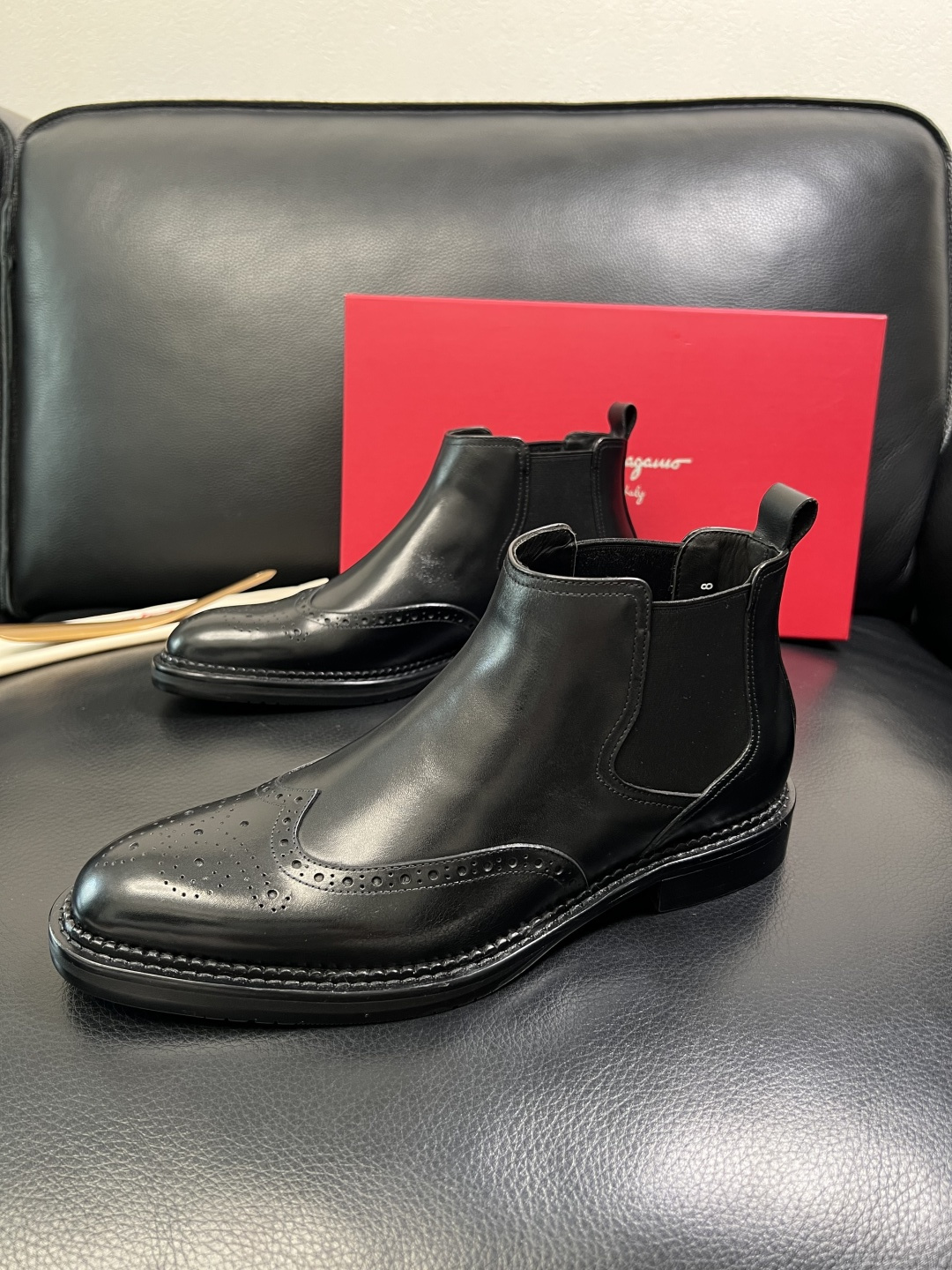 Ferragamo 高品质 顶级工艺品 菲拉格慕 靴子高帮专柜同步发售原厂配置，意大利进口原版牛皮，进口