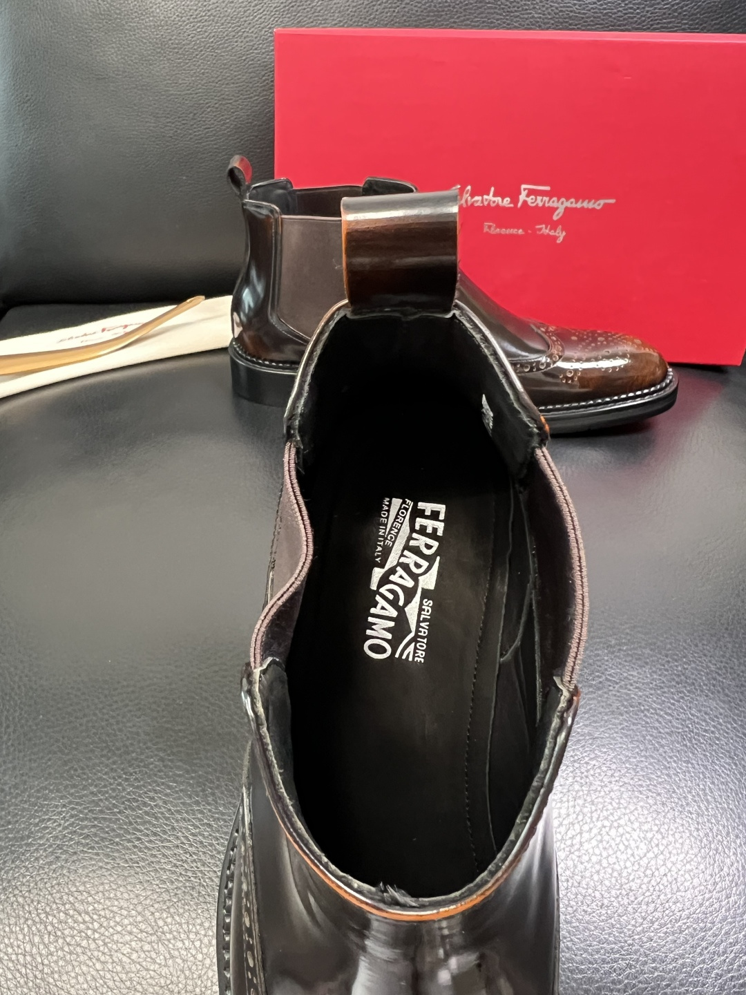 Ferragamo 高品质 顶级工艺品 菲拉格慕 靴子高帮专柜同步发售原厂配置，意大利进口原版牛皮，进口