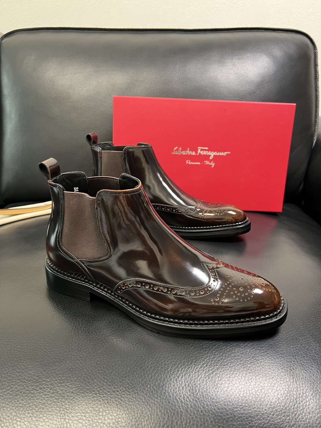 Ferragamo 高品质 顶级工艺品 菲拉格慕 靴子高帮专柜同步发售原厂配置，意大利进口原版牛皮，进口