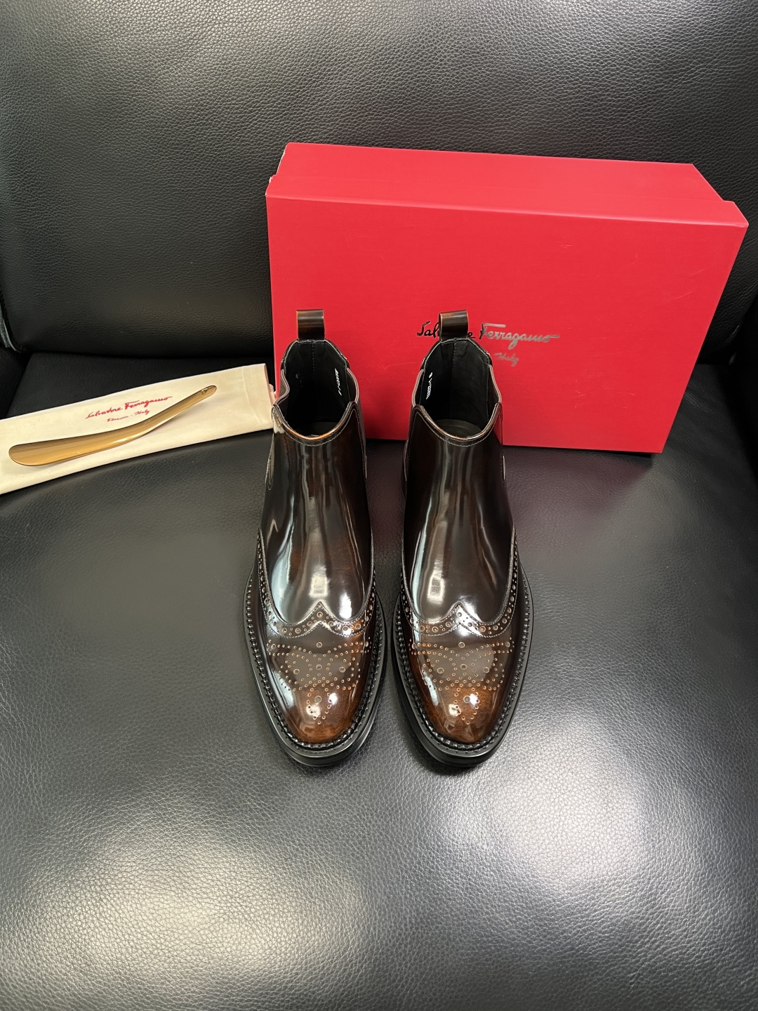 Ferragamo 高品质 顶级工艺品 菲拉格慕 靴子高帮专柜同步发售原厂配置，意大利进口原版牛皮，进口