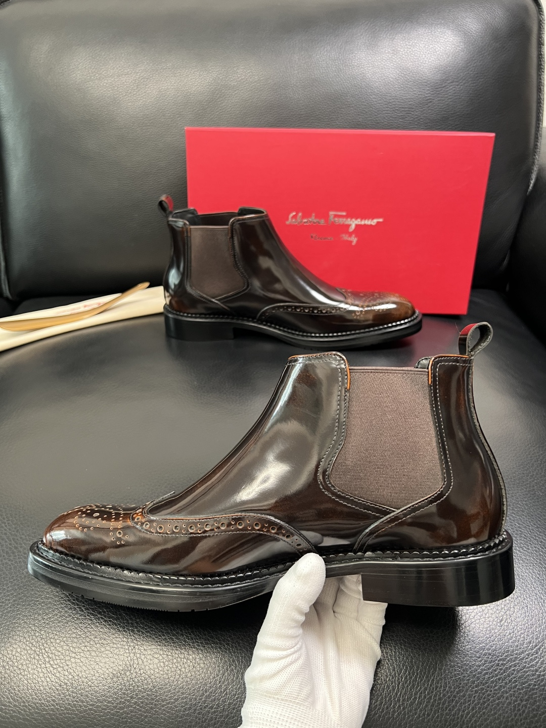 Ferragamo 高品质 顶级工艺品 菲拉格慕 靴子高帮专柜同步发售原厂配置，意大利进口原版牛皮，进口