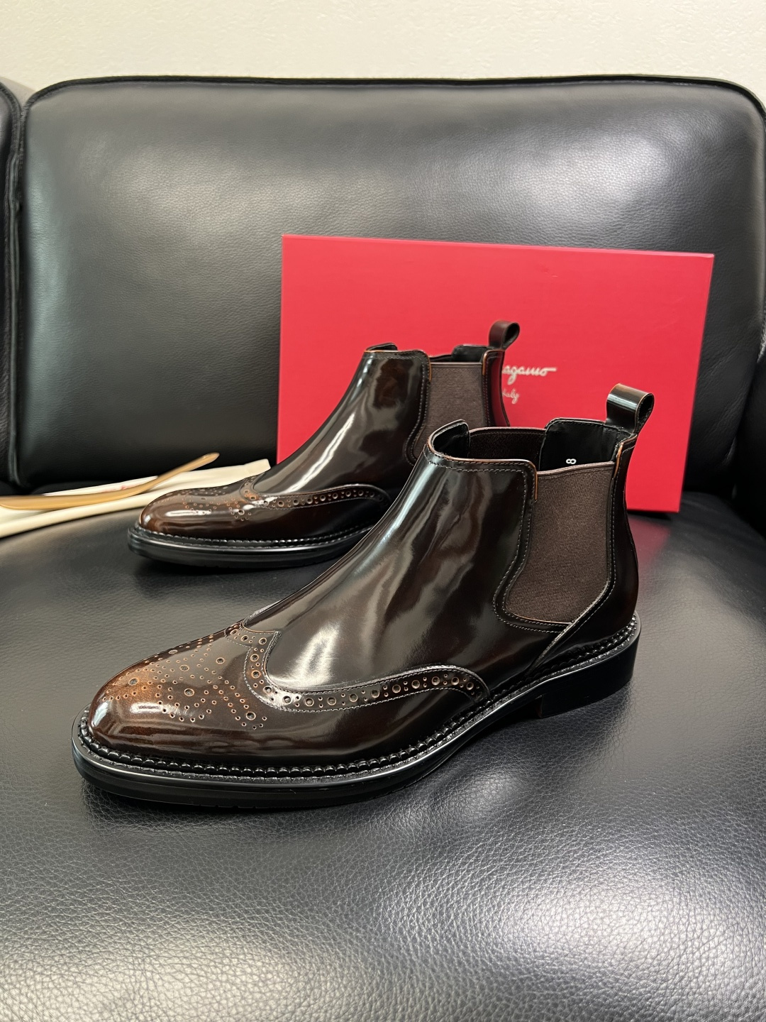 Ferragamo 高品质 顶级工艺品 菲拉格慕 靴子高帮专柜同步发售原厂配置，意大利进口原版牛皮，进口