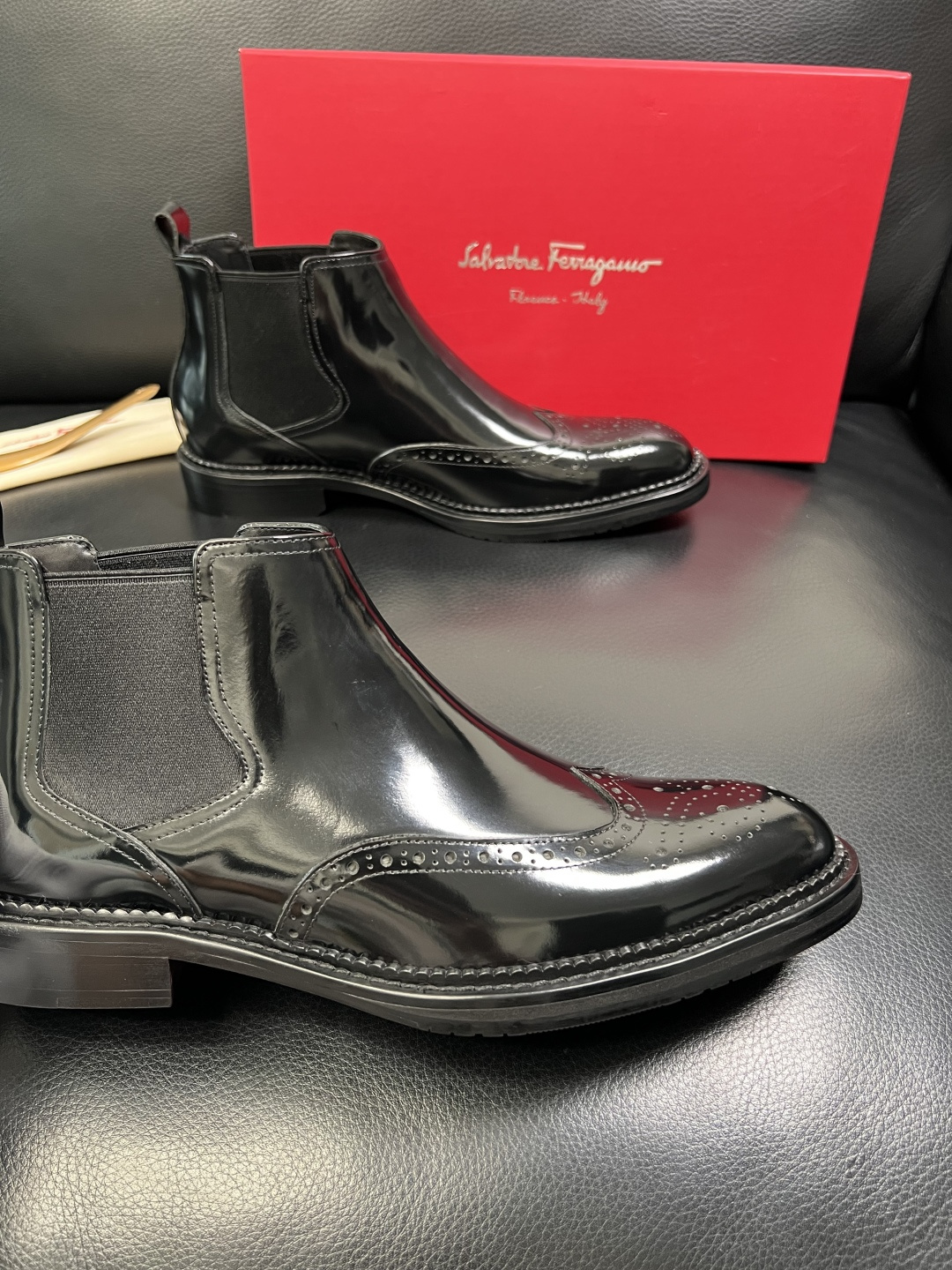 Ferragamo 高品质 顶级工艺品 菲拉格慕 靴子高帮专柜同步发售原厂配置，意大利进口原版牛皮，进口