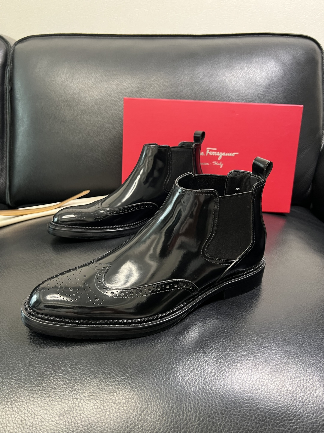 Ferragamo 高品质 顶级工艺品 菲拉格慕 靴子高帮专柜同步发售原厂配置，意大利进口原版牛皮，进口