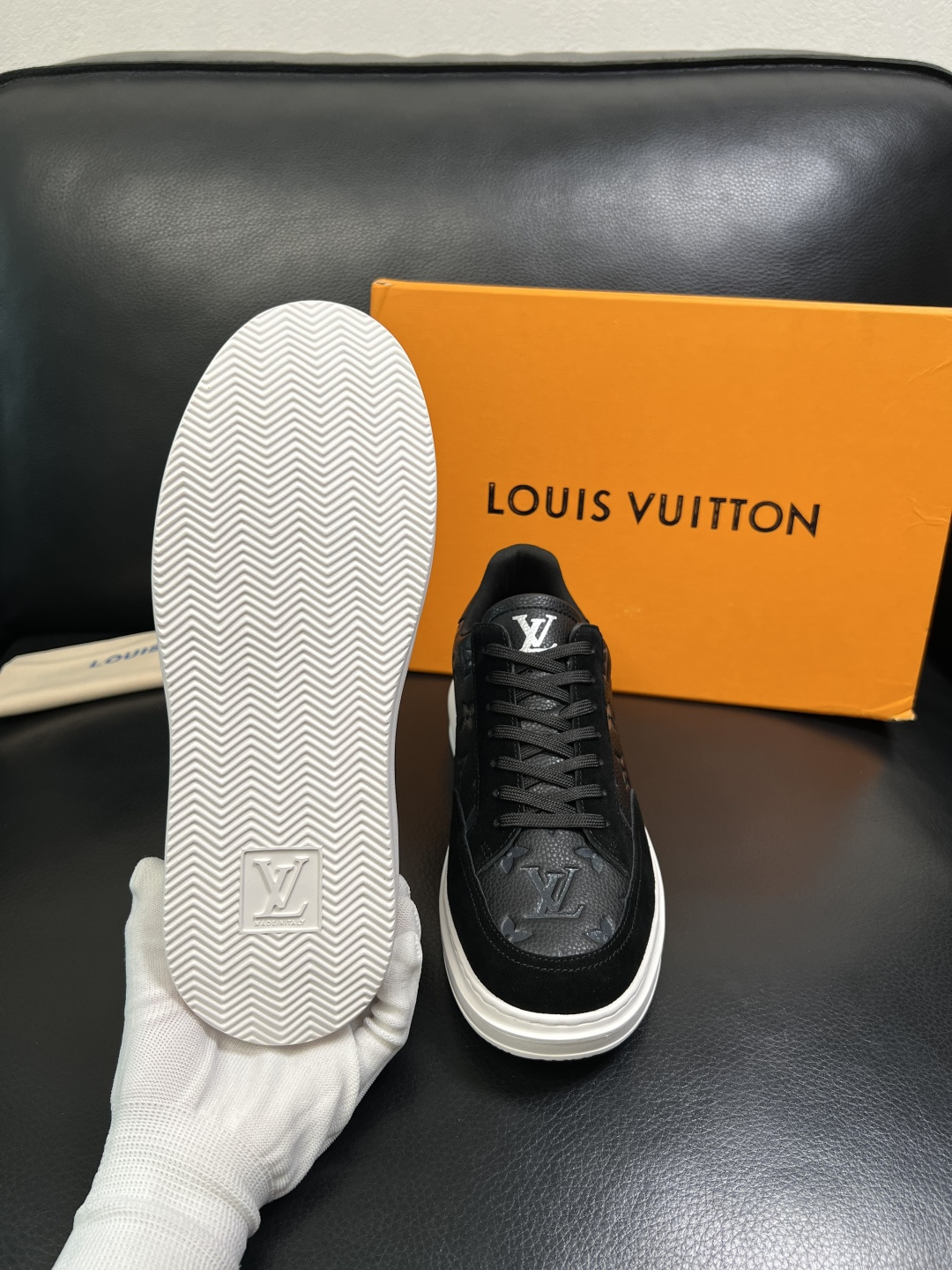 Lv 高品质 顶级工艺品 路易威登 运动板鞋专柜同步原厂配置，鞋面意大利进口，高品质拼接缤纷色彩复杂工艺