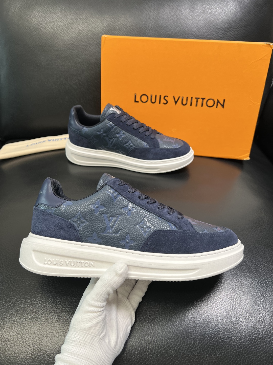 Lv 高品质 顶级工艺品 路易威登 运动板鞋专柜同步原厂配置，鞋面意大利进口，高品质拼接缤纷色彩复杂工艺