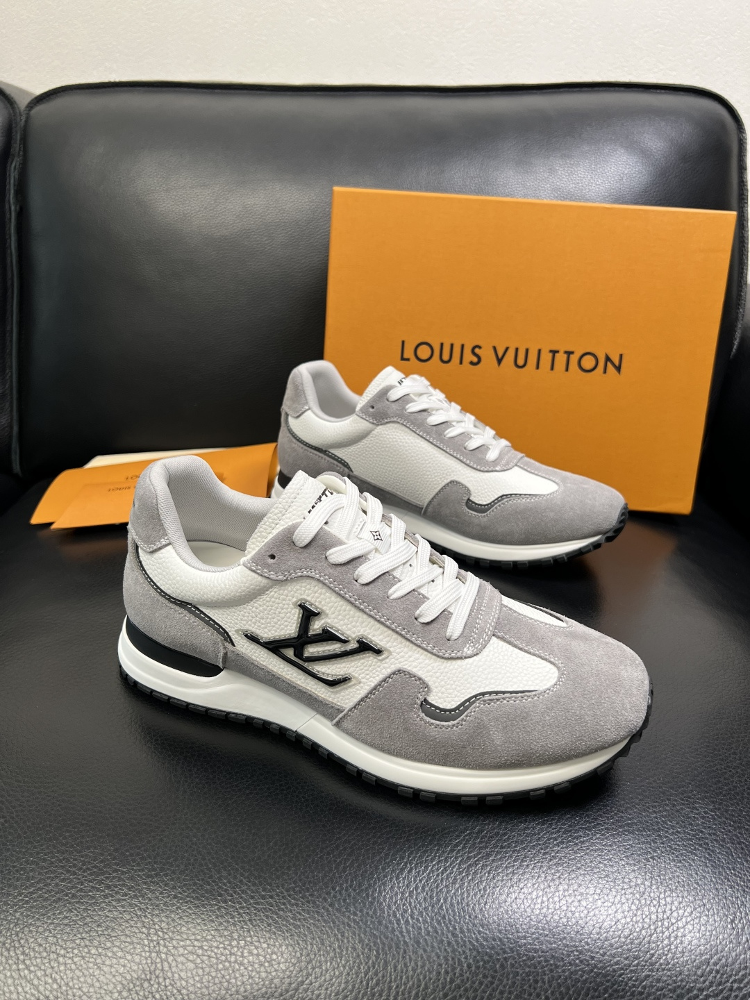 NO:664409,Lv high-quality top crafts Louis Vuitton, counters are equipped with original factory configurations, uppers imported from Italy, high-quality spliced ​​colorful and complex handicrafts, imported cowhide linings are soft and comfortable, soles are specially provided by the original factory, TPU exclusive movable molded soles are super comfortable, original factory follow-up goods, code number 39-44 (customized 38 45),, louis vuitton, louis vuitton, cowhide19860909Lv 高品质 顶级工艺品 路易威登,专柜同步原厂配置,鞋面意大利进口,高品质拼接缤纷色彩复杂工艺品,进口牛皮里垫柔软舒适,鞋底原厂特供原版底,TPU独家活动成型底超级舒适,原厂跟单货,码数 39-44（订做 38 45 ),,louis vuitton,louis vuitton,cowhide,Men's shoes