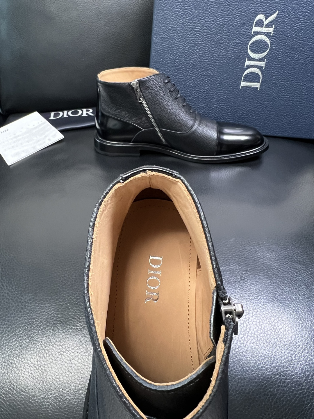 Dior 顶级工艺品 迪奥 靴子高帮专柜同步 原厂配置，意大利进口原版牛皮面料，透气舒适进口水染牛里垫，