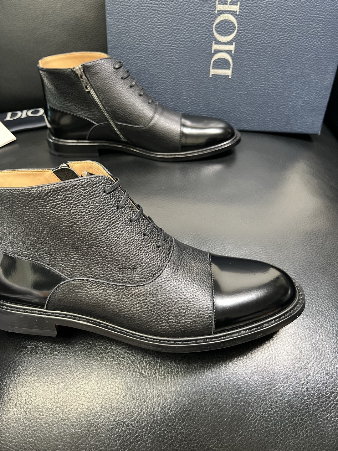 Dior 顶级工艺品 迪奥 靴子高帮专柜同步 原厂配置，意大利进口原版牛皮面料，透气舒适进口水染牛里垫，