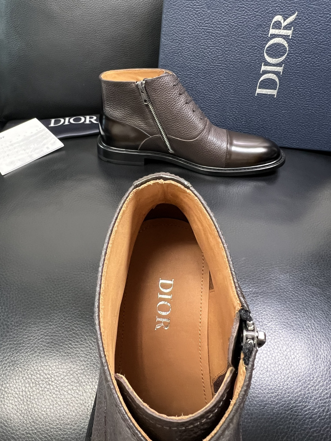 Dior 顶级工艺品 迪奥 靴子高帮专柜同步 原厂配置，意大利进口原版牛皮面料，透气舒适进口水染牛里垫，