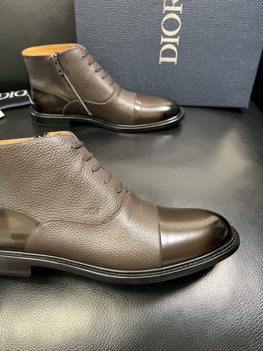 Dior 顶级工艺品 迪奥 靴子高帮专柜同步 原厂配置，意大利进口原版牛皮面料，透气舒适进口水染牛里垫，