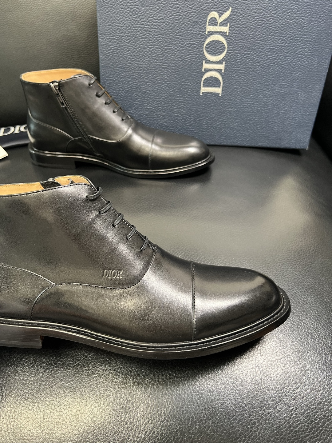 Dior 顶级工艺品 迪奥 靴子高帮专柜同步 原厂配置，意大利进口原版牛皮面料，透气舒适进口水染牛里垫，