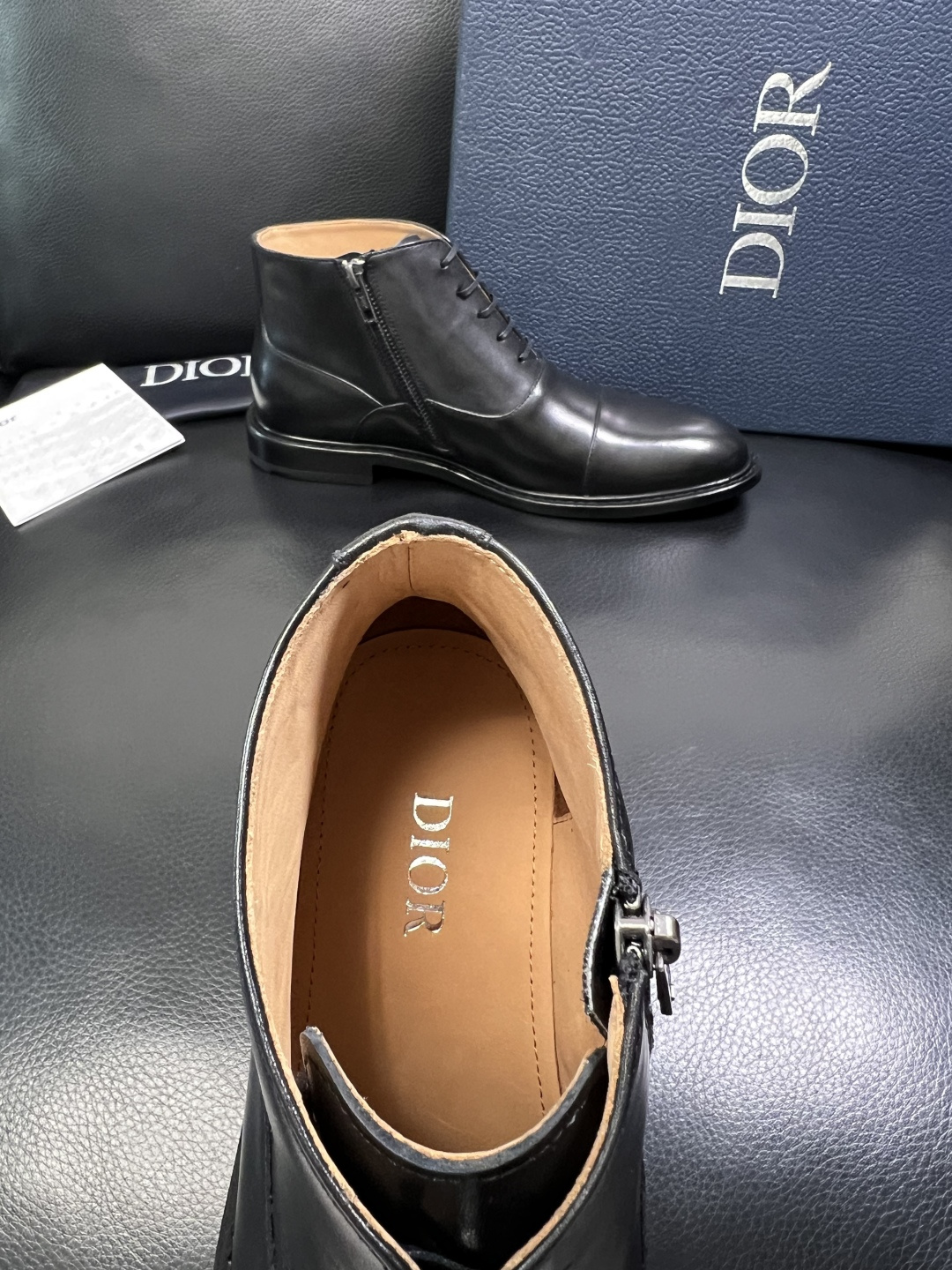 Dior 顶级工艺品 迪奥 靴子高帮专柜同步 原厂配置，意大利进口原版牛皮面料，透气舒适进口水染牛里垫，
