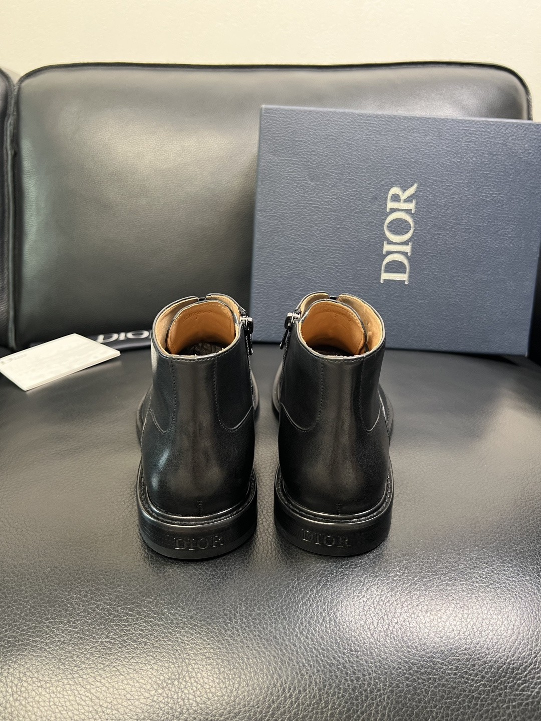 Dior 顶级工艺品 迪奥 靴子高帮专柜同步 原厂配置，意大利进口原版牛皮面料，透气舒适进口水染牛里垫，