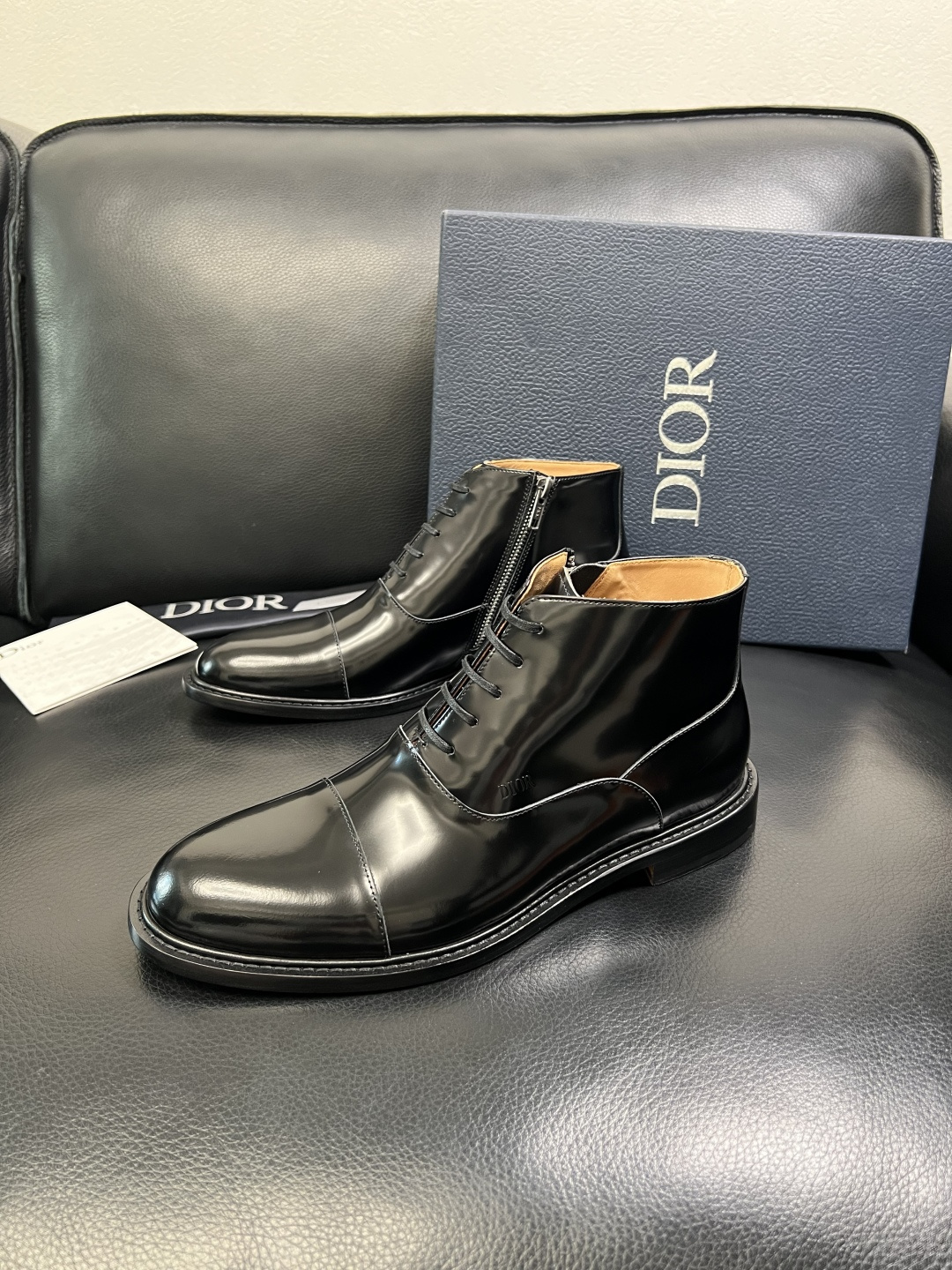 Dior 顶级工艺品 迪奥 靴子高帮专柜同步 原厂配置，意大利进口原版牛皮面料，透气舒适进口水染牛里垫，